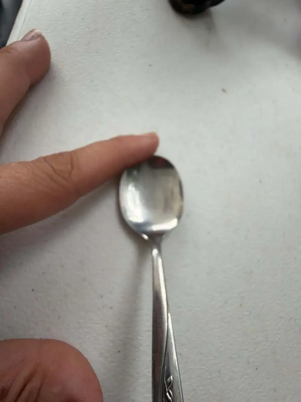 Oneidacraft Deluxe Stainless Lasting Rose Teaspoon